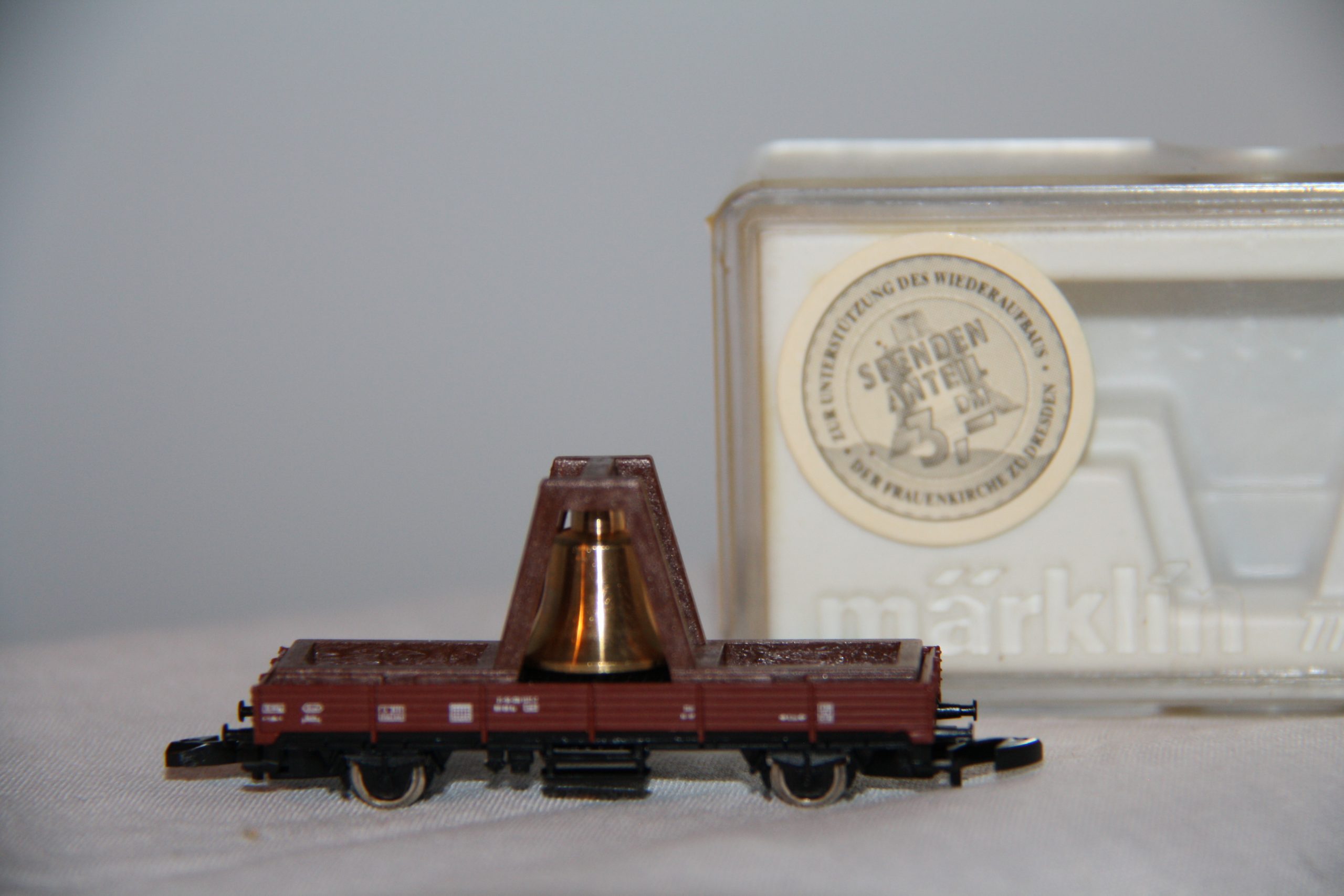 Niederbordwagen mit Frauenkircheglocke, Märklin, Z – Bild 2