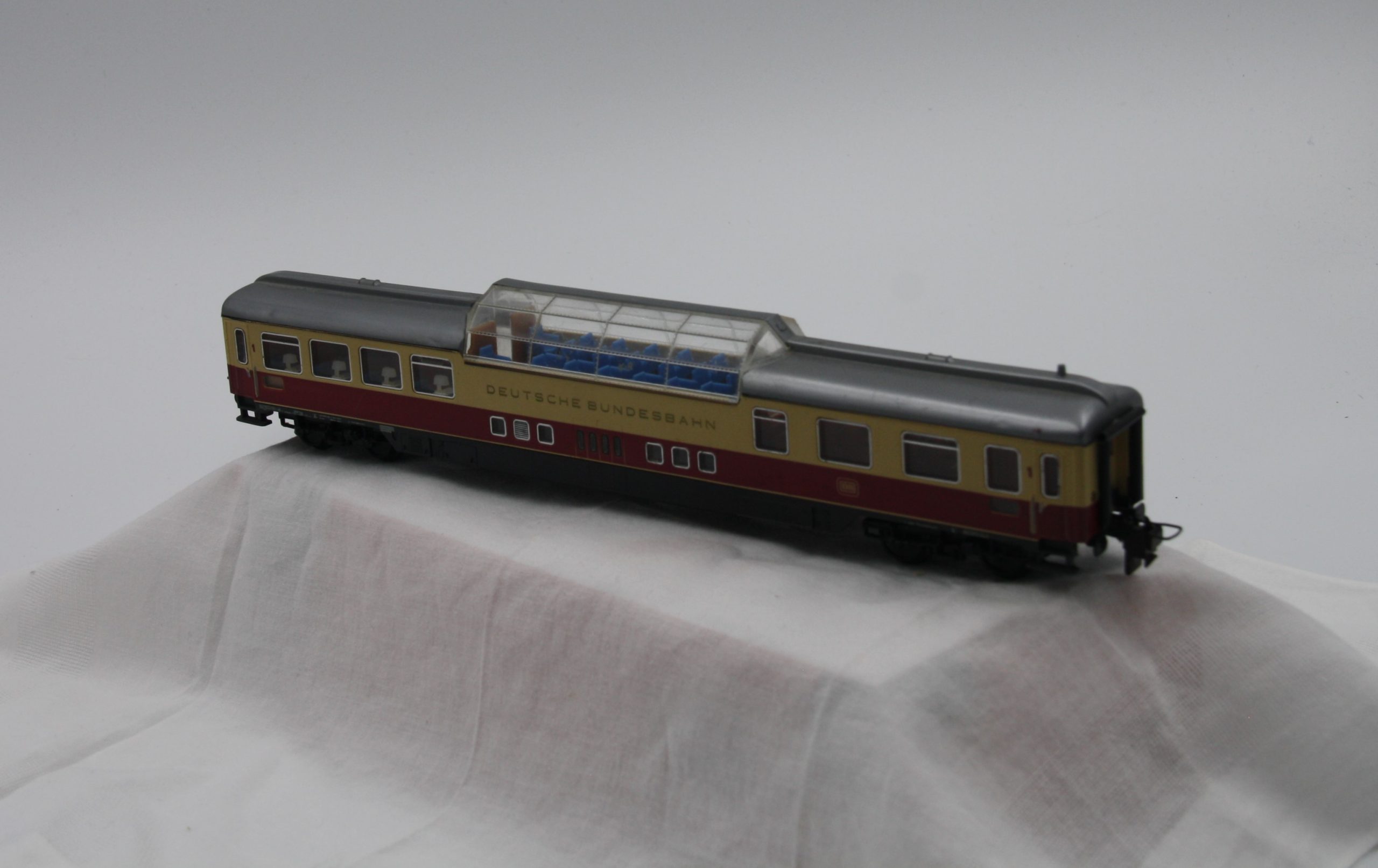 Modell: TEE-Aussichtswagen, H0, Trix-Express